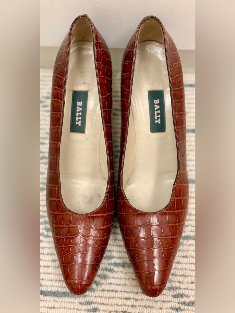BALLY Vintage 80’s Italy Brown Croc Embossed Leather Kitten Heel Pumps - 8
